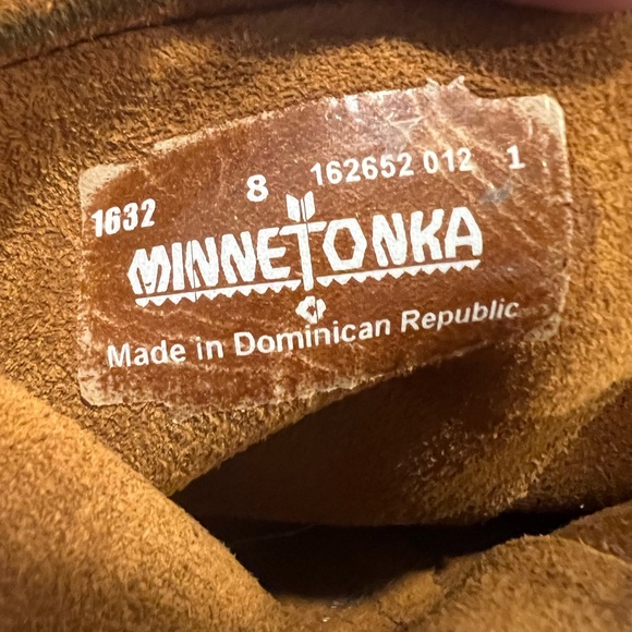 For @janeinspain-Size (8) in Minnetonka size 9 three Fringe moccasin boots Order - Picture 3 of 4